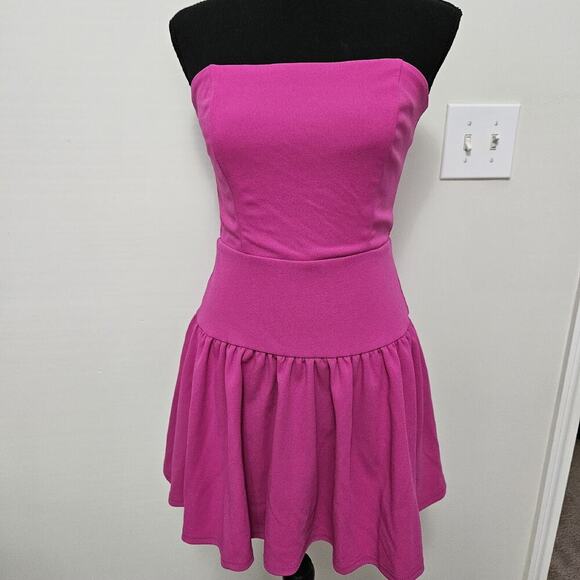 She + Sky Dresses & Skirts - She + Sky Women’s Dress Sz. Small Hop Pink Strapless NWT Lined Barbie Worthy